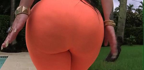  Babes gigantic ass rammed